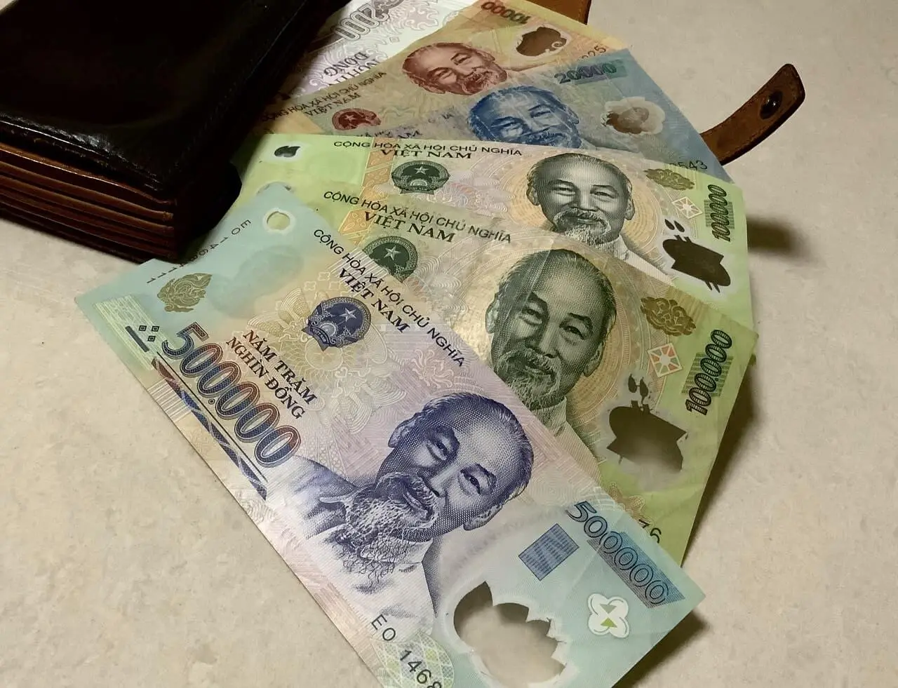 Currency notes in Vietnam